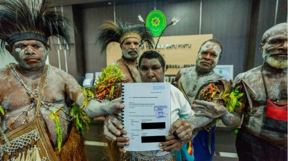 Yasinta Moiwend: Perempuan Adat Papua Konsisten Suarakan Lingkungan, Hingga Polemik Pesta Babi