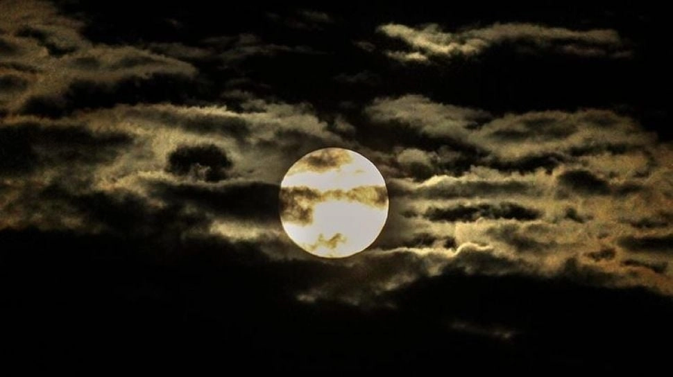6 Mitos Malam 1 Suro, Benarkah Dilarang Menikah dan Keluar pada Malam Hari?