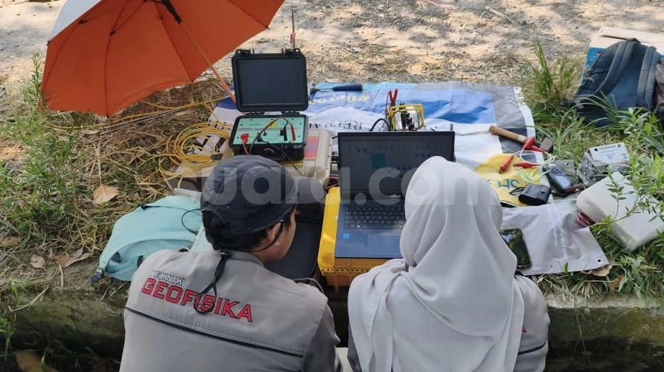 Misteri Api Sleman: Ahli UPN Petakan Bawah Permukaan Rumah, Selidiki Jalur Gas Rahasia
