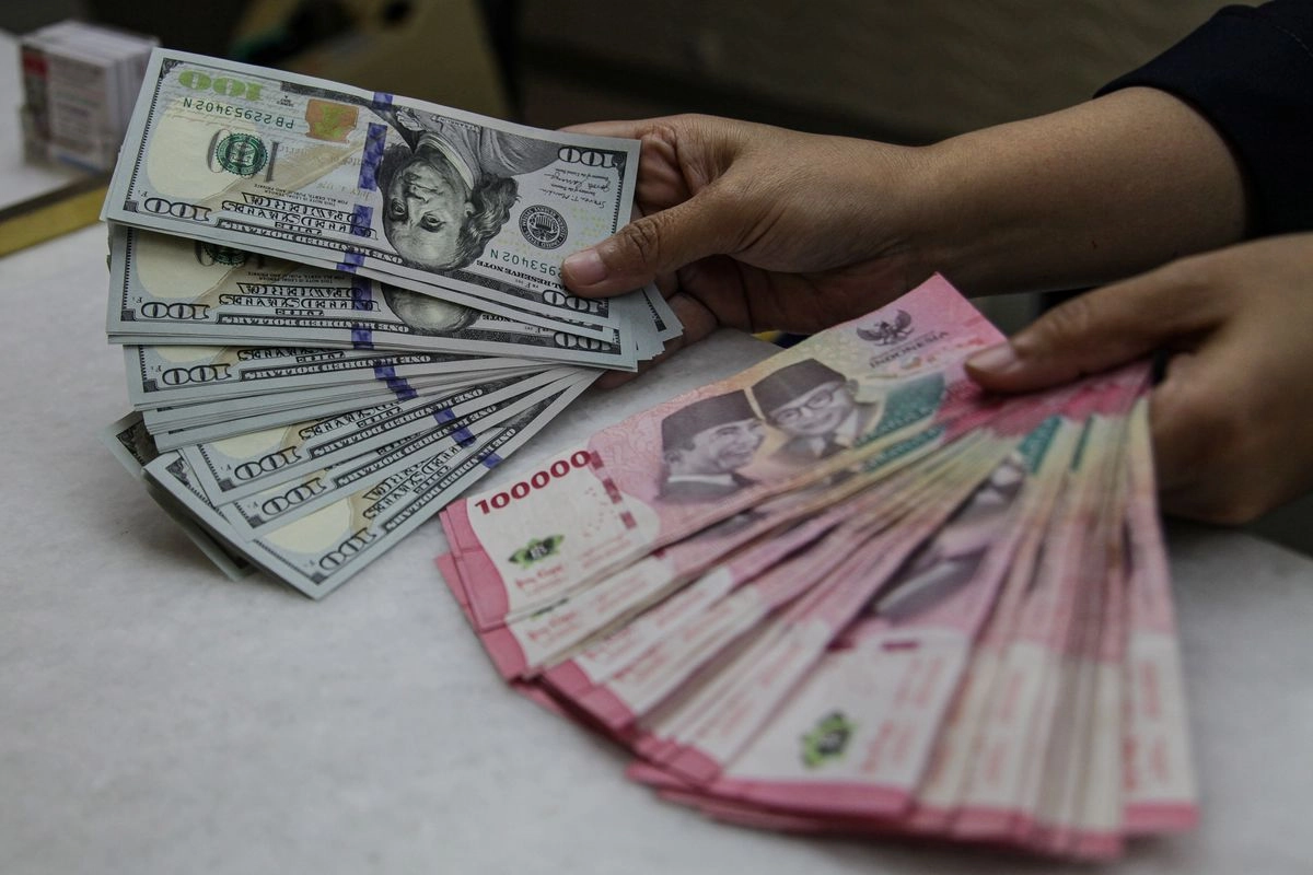Kurs Rupiah Anjlok ke Rp 18.000, Ekonom Minta Pemerintah Kembalikan Kepercayaan Investor
