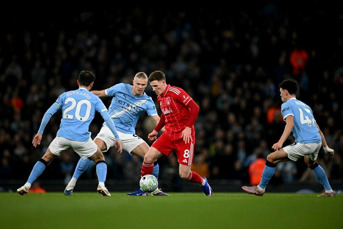Nottingham Forest Tampik Tawaran Man City untuk Elliot Anderson