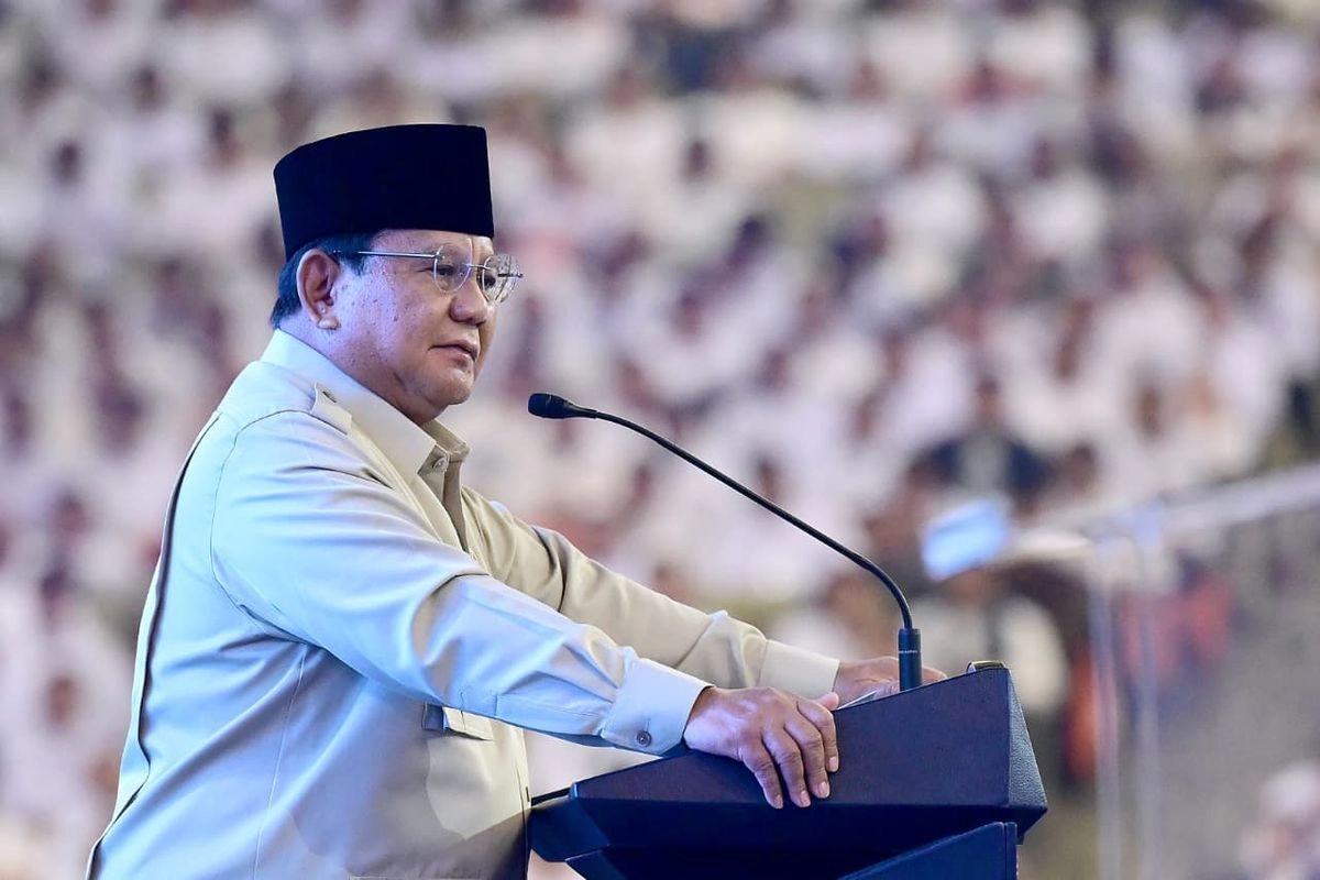 Prabowo Ikut Makan MBG: Nasinya Enak, Saya Curiga Dapur Dapat Info Presiden Mau Datang
