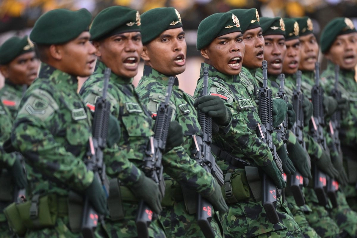 Survei Poltracking: TNI Puncaki Tingkat Kepercayaan Lembaga Negara, DPR Terendah