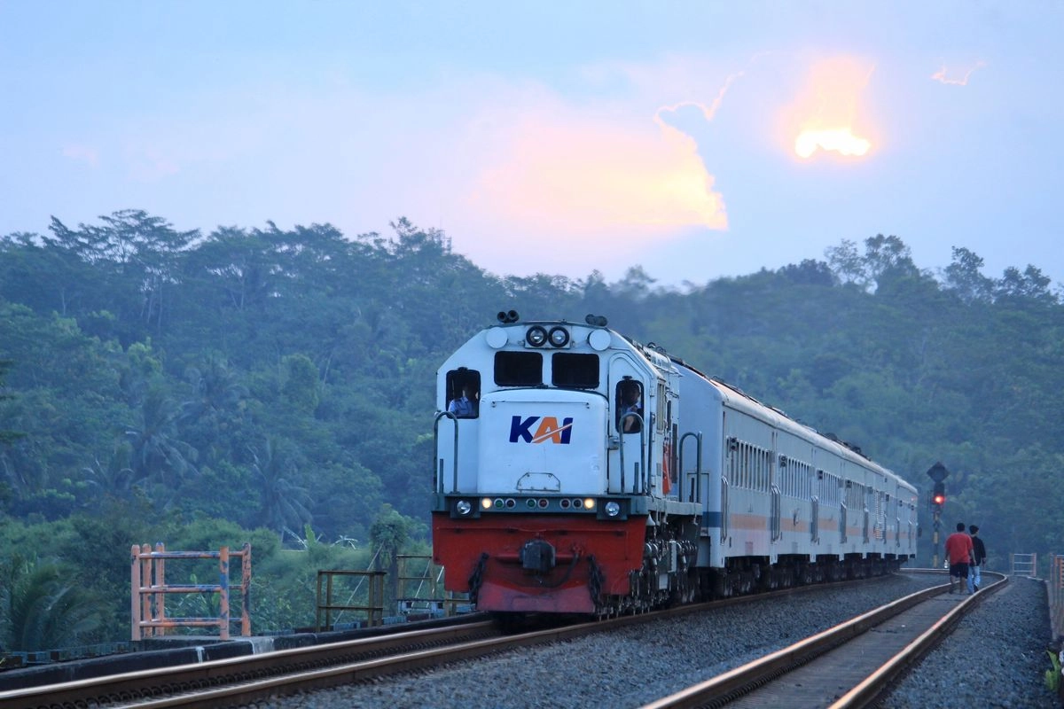 Wisata Kebumen Makin Mudah Dijangkau Kereta, Jelajahi Pantai, Goa, hingga Curug