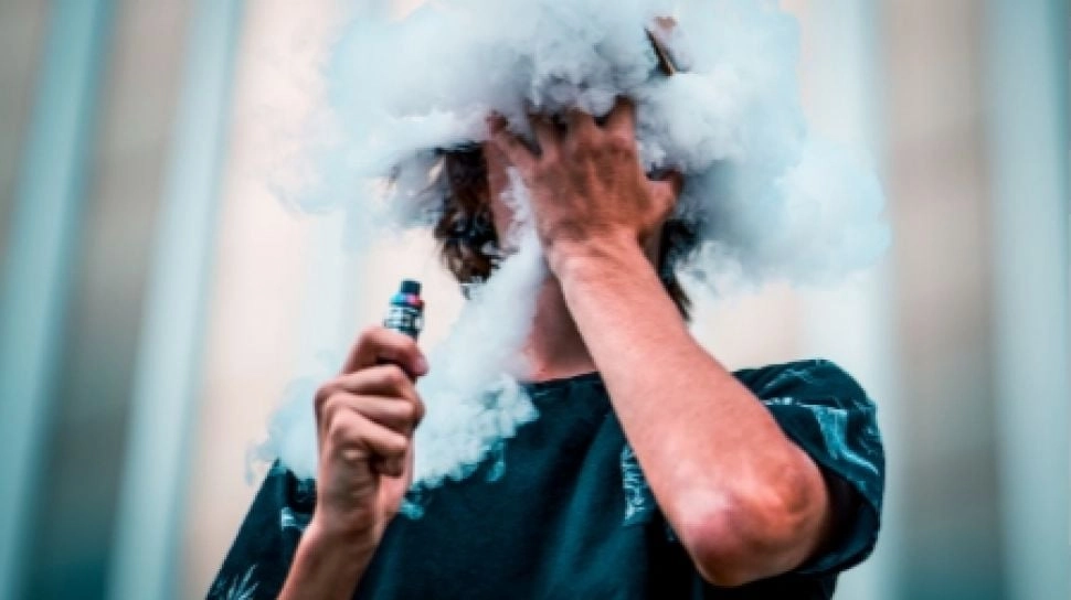 Bukan Lagi Desain Keren, Tampilan Bungkus Rokok dan Vape Bakal Dibuat Seragam Begini