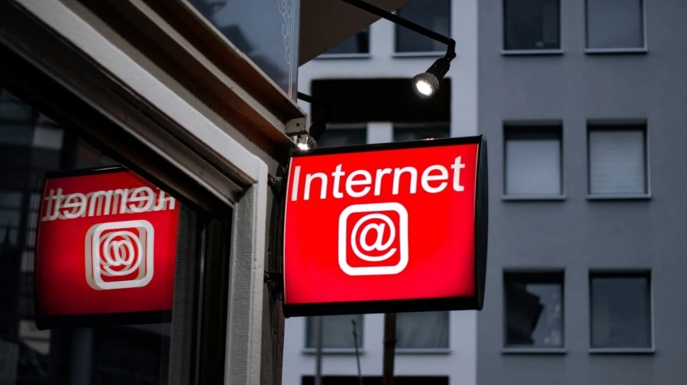 Ribuan Desa Masih Blank Spot, Satelit LEO Jadi Solusi Internet Indonesia