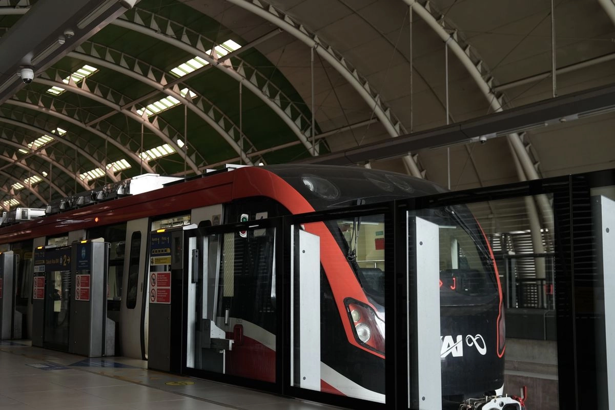 Senin 8 Juni, LRT Jabodebek Lakukan Uji Coba tambah Frekuensi Perjalanan di Jam Sibuk Pagi
