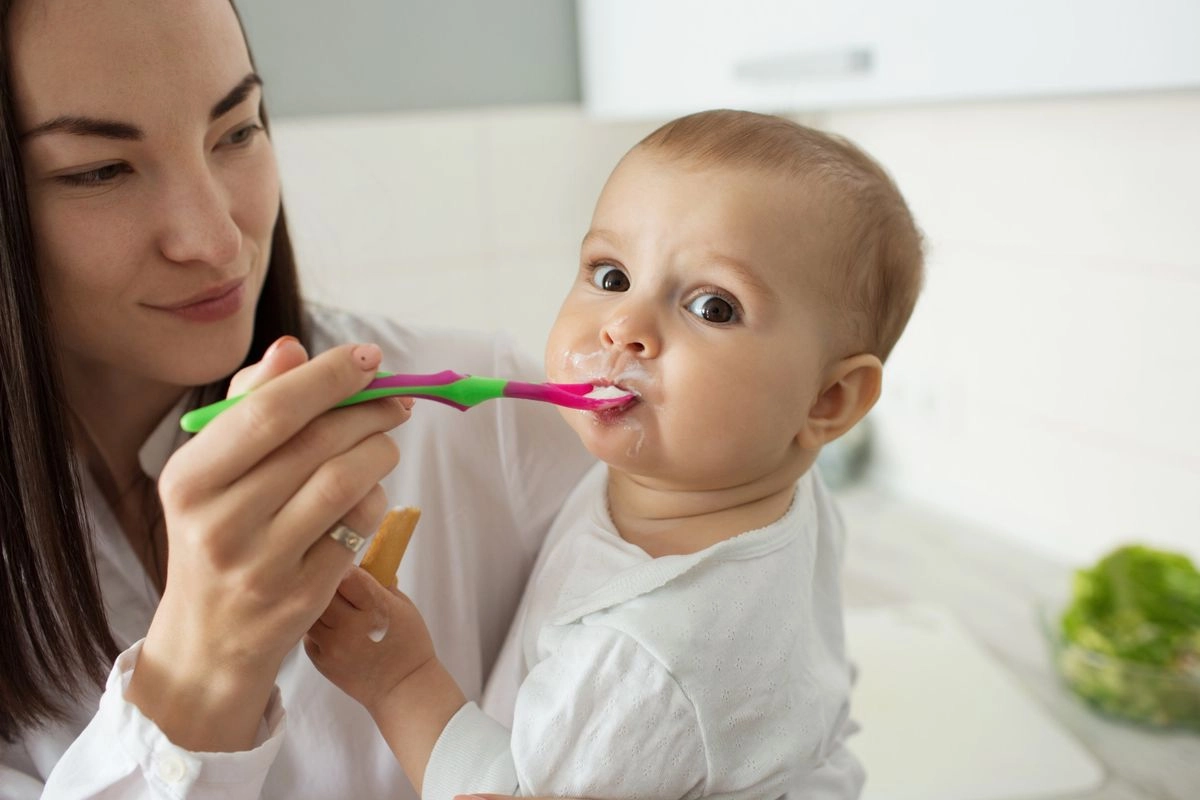Cegah Bayi Jadi Picky Eater Sejak Pemberian MPASI