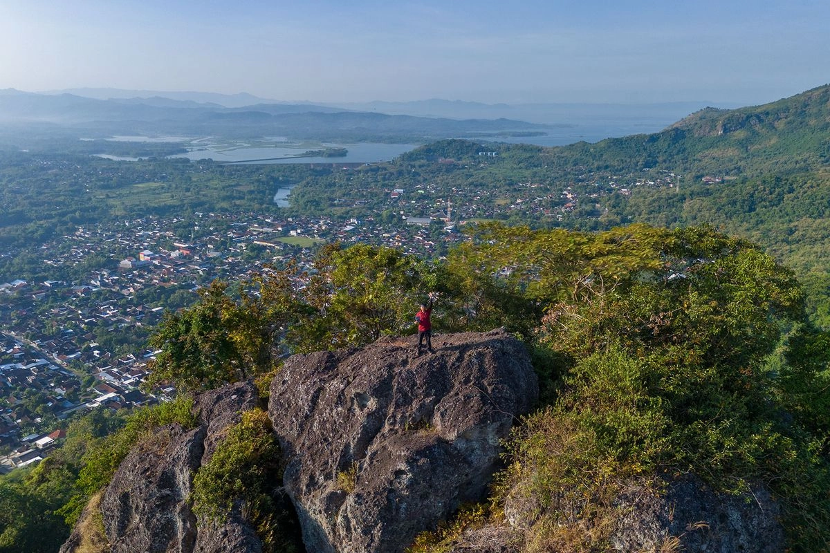 Gunung Gandul Wonogiri, Pas untuk Fun Hiking karena Jalan Aspal Rusak