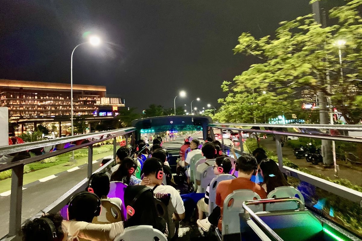 Menikmati Senja di PIK Naik Bus Atap Terbuka, Ini Rute dan Jadwalnya