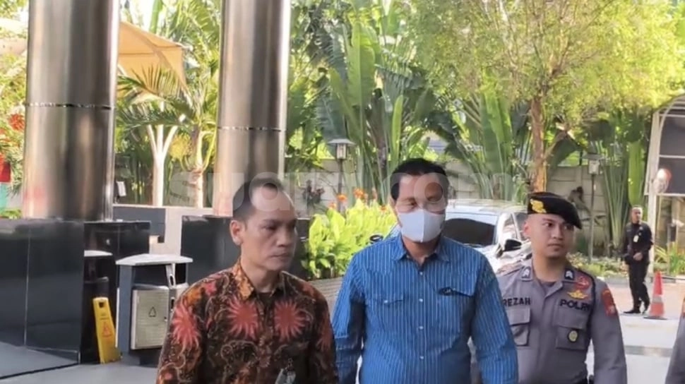 Bupati Muara Enim Edison Tiba di KPK Usai Terjaring OTT