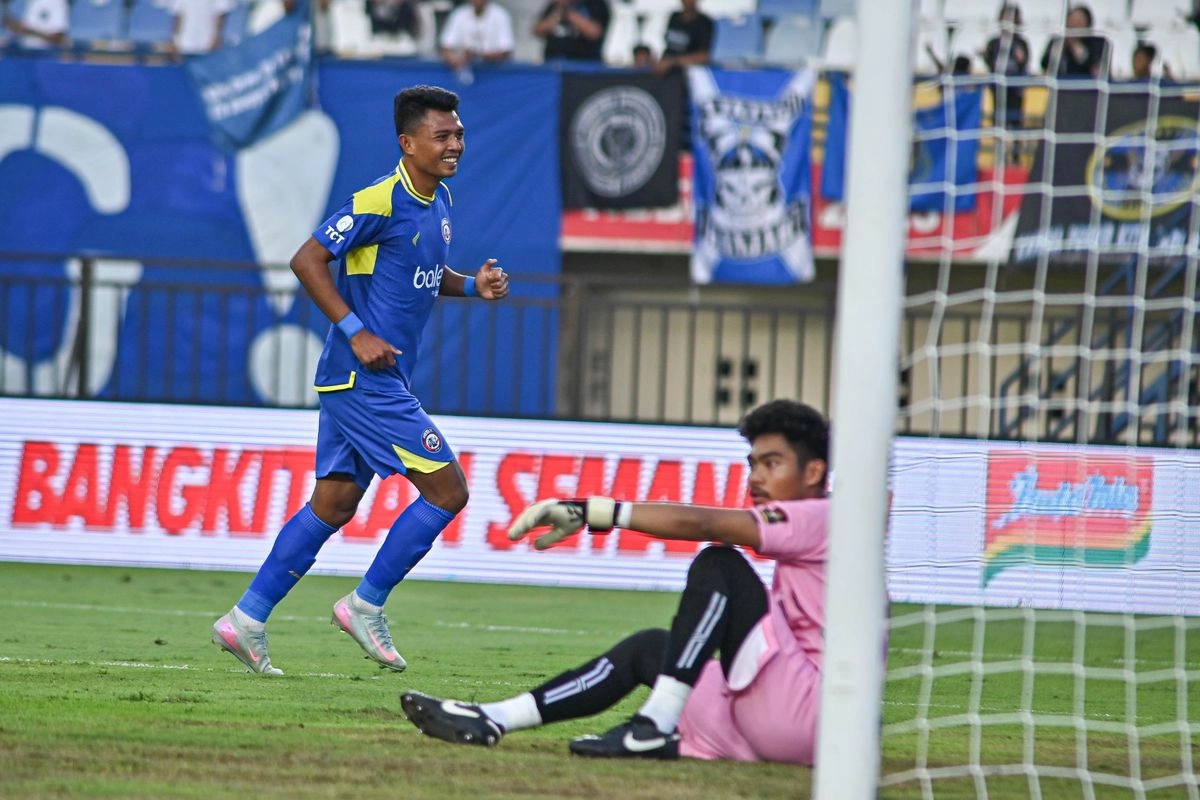Arema FC Resmi Berpisah dengan Dedik Setiawan Usai Satu Dekade Bersama