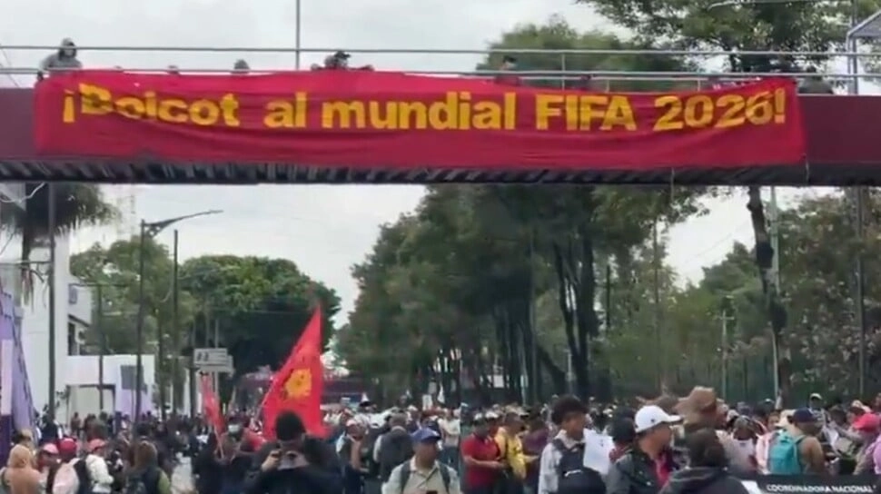 Panas Jelang Pembukaan Piala Dunia 2026! Massa Aksi Bertahan, Polisi Siap Pukul Mundur