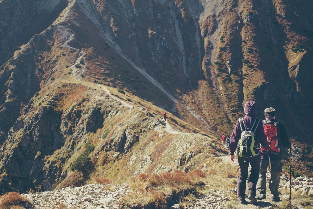 Kemenpar Ungkap Hal yang Wajib Diperhatikan Wisatawan Sebelum Mendaki Gunung