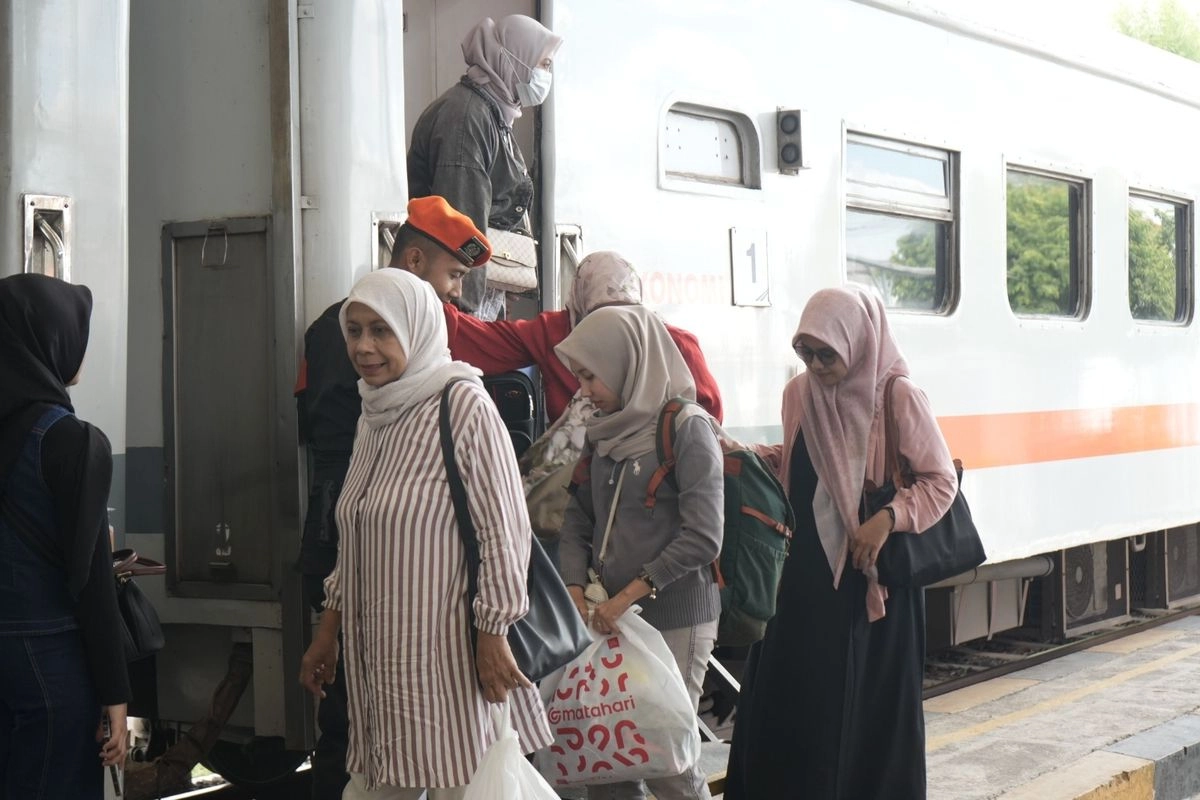 Penumpang KA Probowangi Tembus 330.000, Naik 4 Persen Setiap Bulan