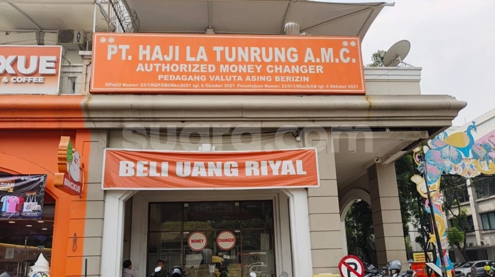 Rupiah Letoy, Warga RI Ramai-ramai Borong Valas dan Khawatir Ekonomi Memburuk